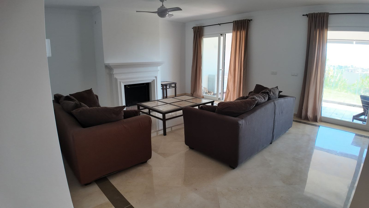4 Bedroom Townhouse in Benahavís - Photo 24