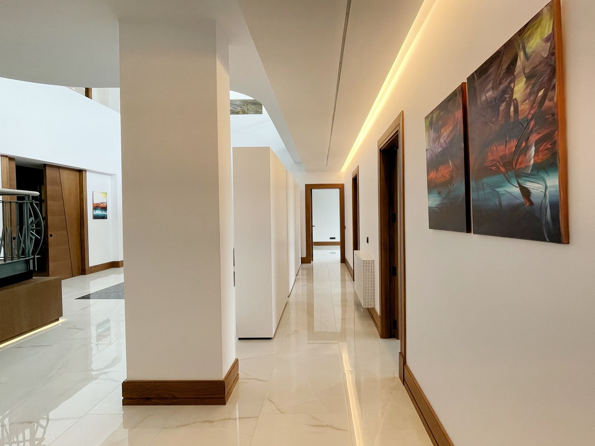 6 Bedroom Villa in San Roque - Photo 73