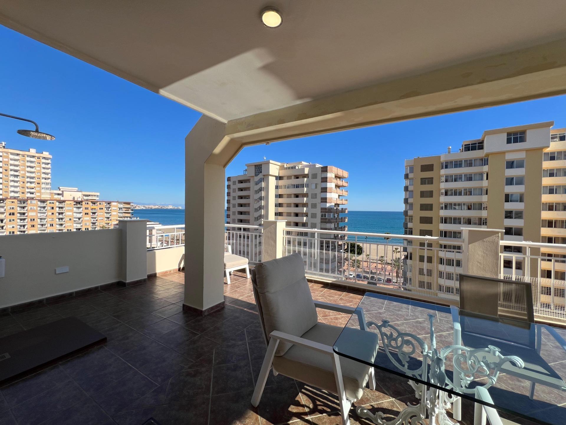 4 Bedroom Penthouse in Fuengirola - Photo 9