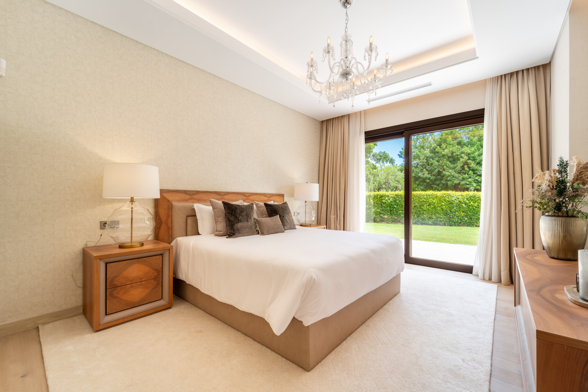 5 Bedroom Villa in Marbella - Photo 18