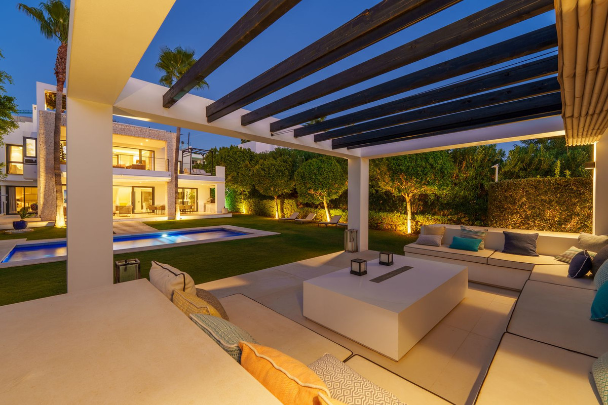 6 Bedroom Villa in Marbella - Photo 40