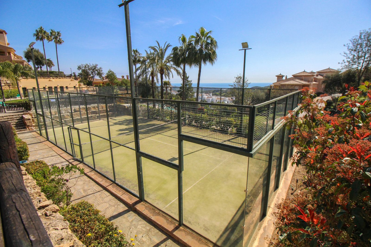 2 Bedroom Apartment in Marbella - Photo 15
