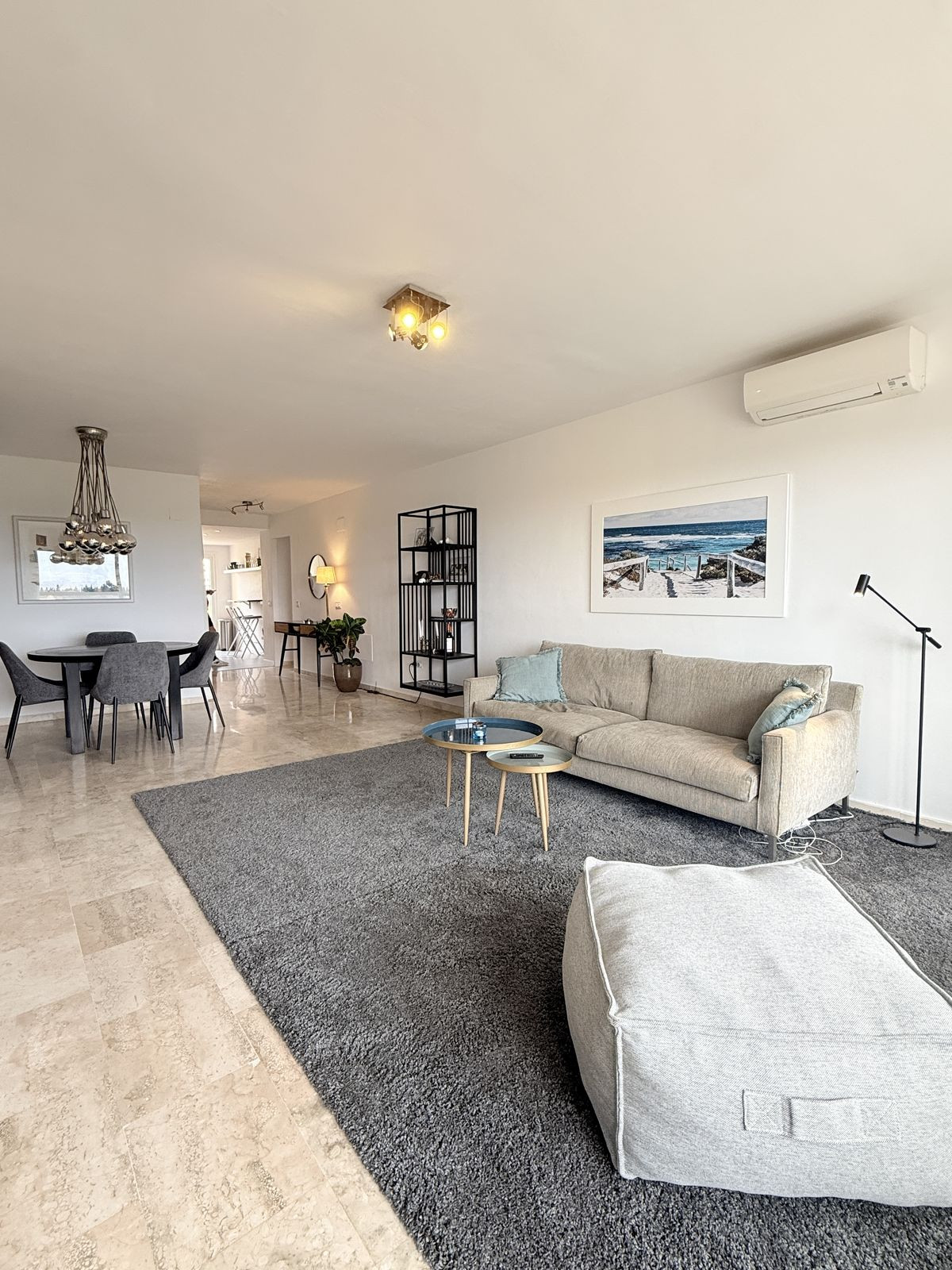 2 Bedroom Apartment in Estepona - Photo 17