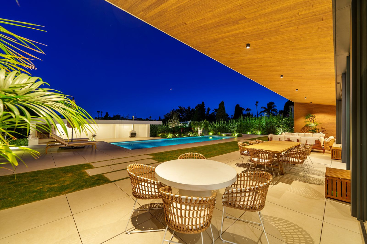 6 Bedroom Villa in San Pedro de Alcántara - Photo 65