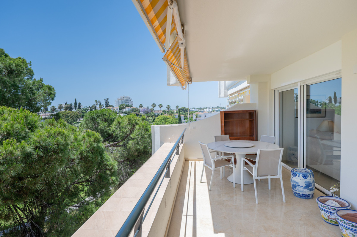 4 Bedroom Penthouse in San Pedro de Alcántara - Photo 13