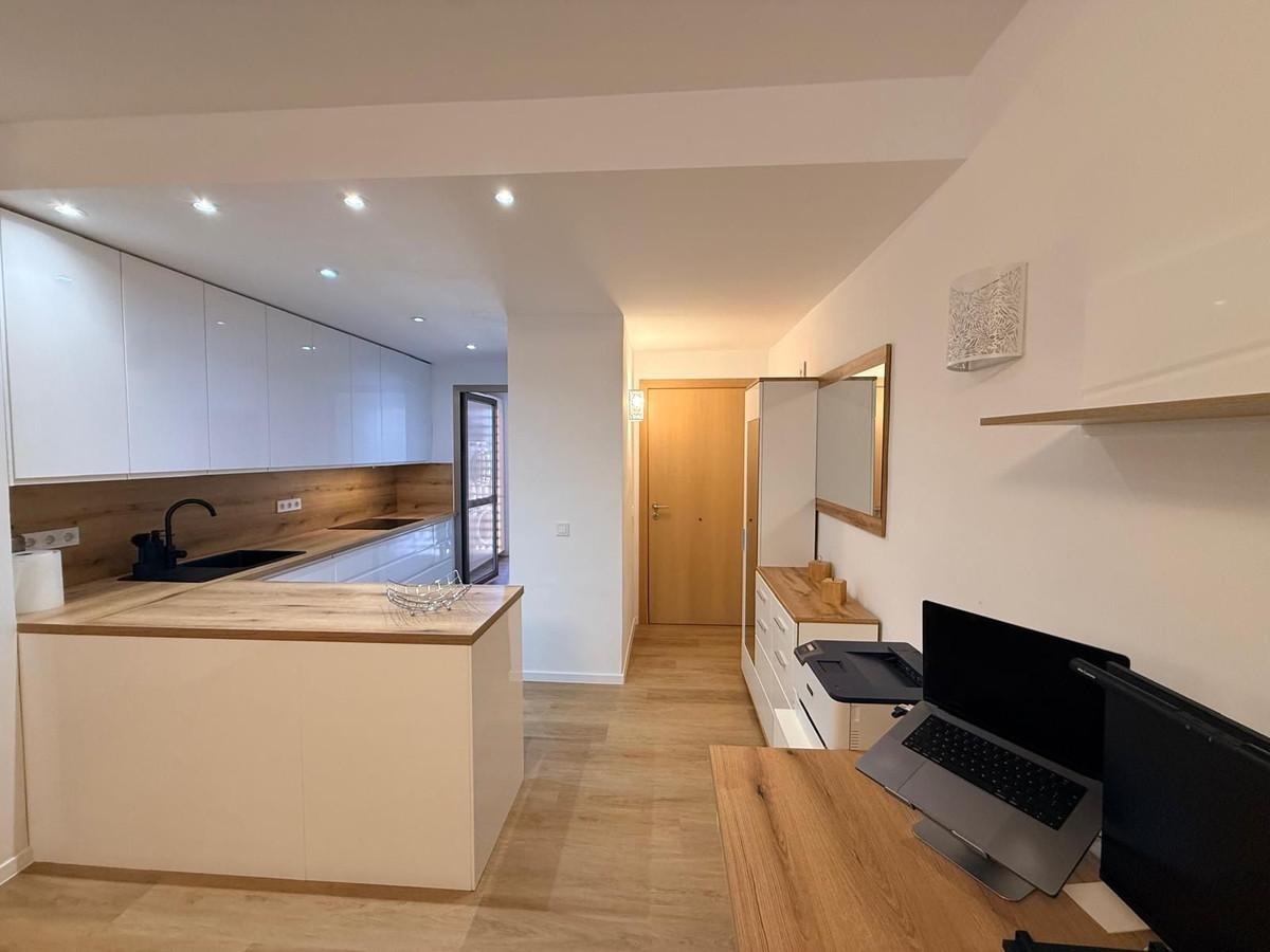 2 Bedroom Apartment in Estepona - Photo 7