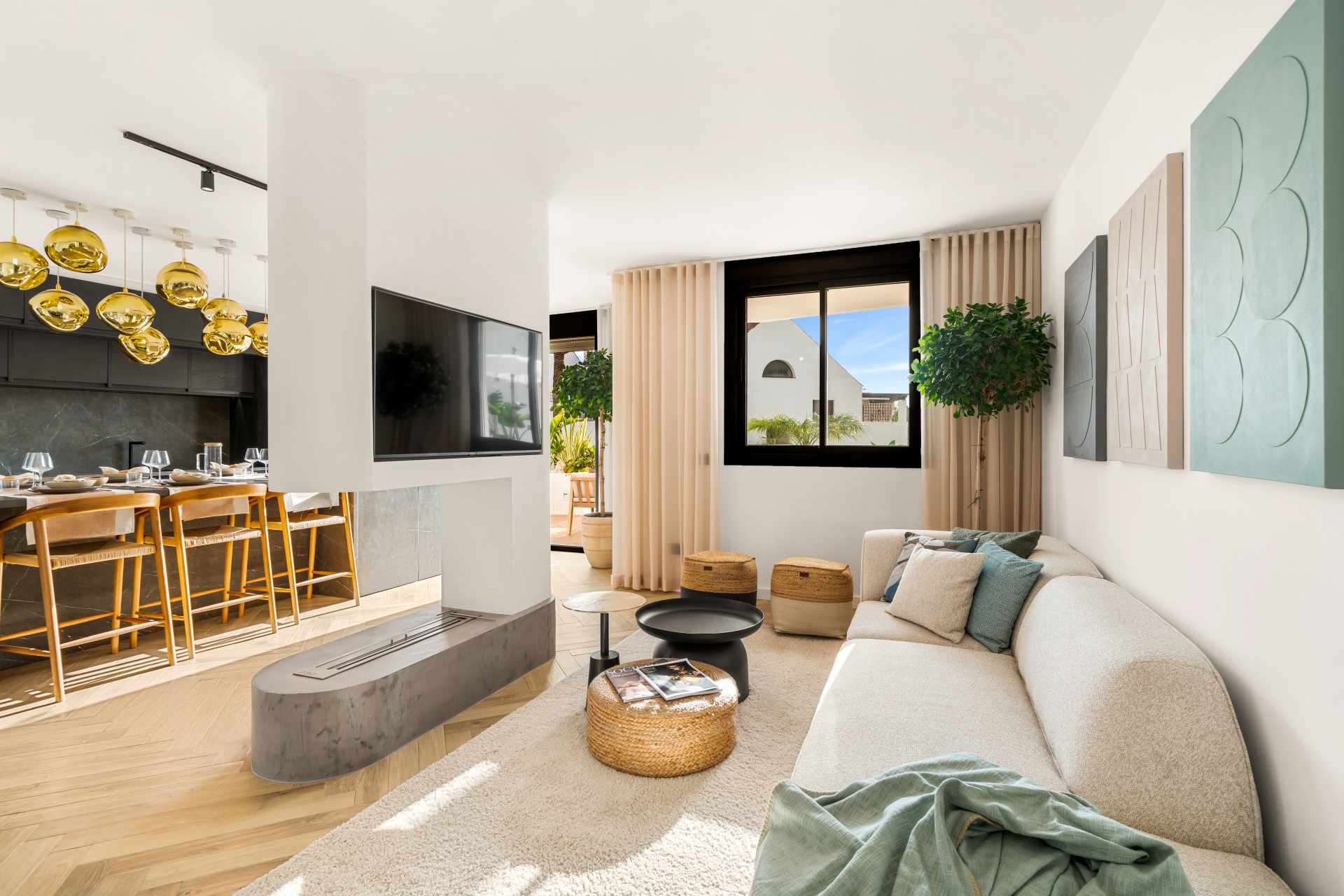 3 Bedroom Apartment in Marbella - Photo 2