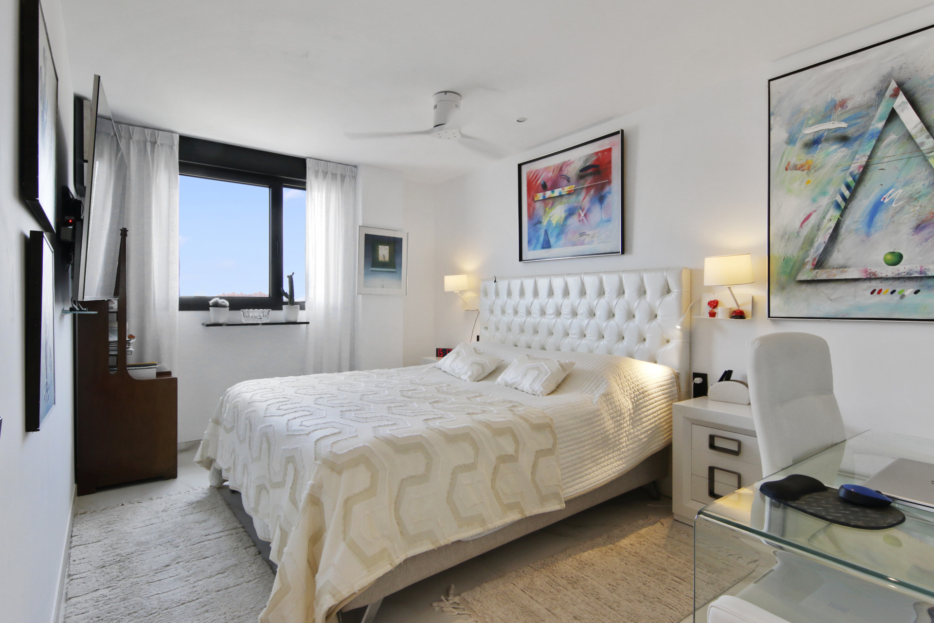 3 Bedroom Penthouse in Estepona - Photo 16