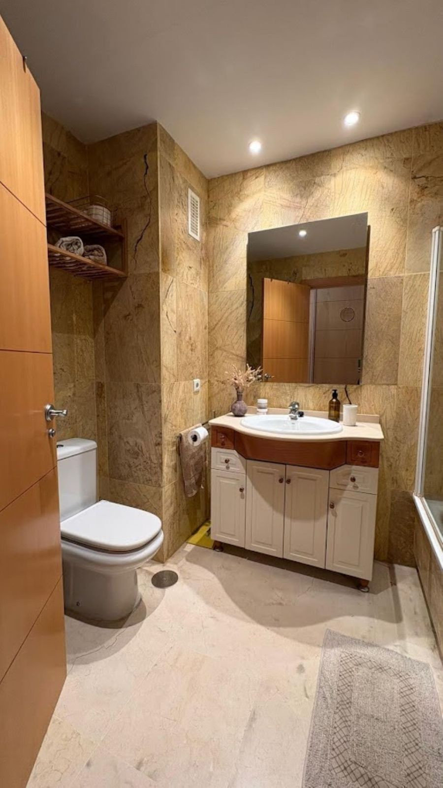 2 Bedroom Apartment in Benalmádena - Photo 15