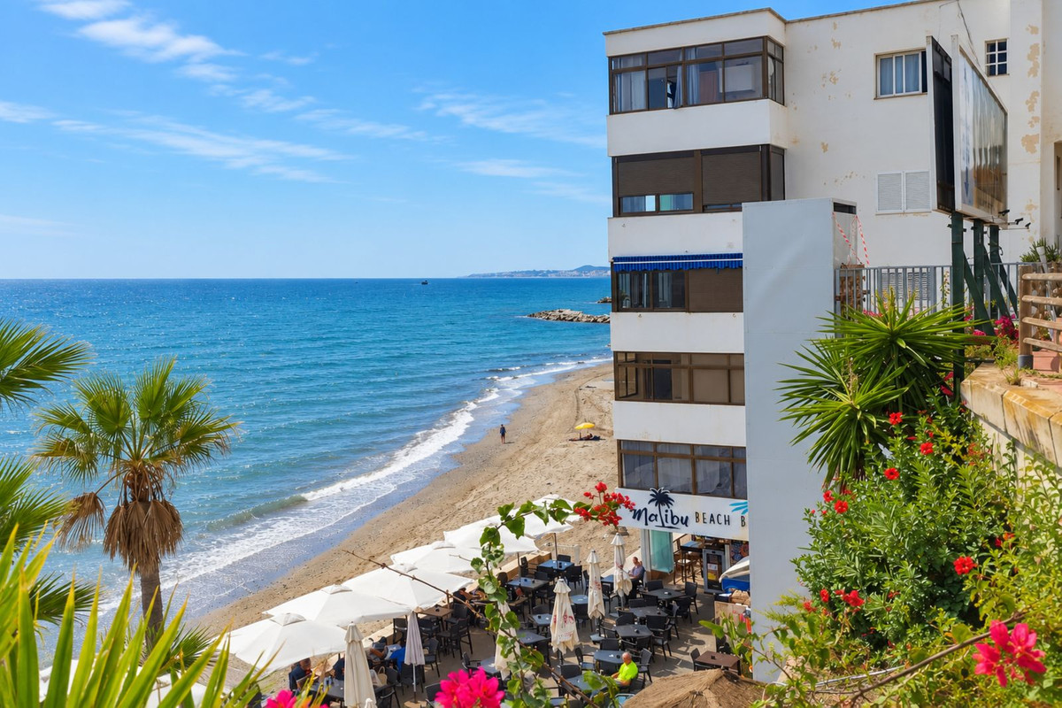 2 Bedroom Apartment in Benalmádena - Photo 4