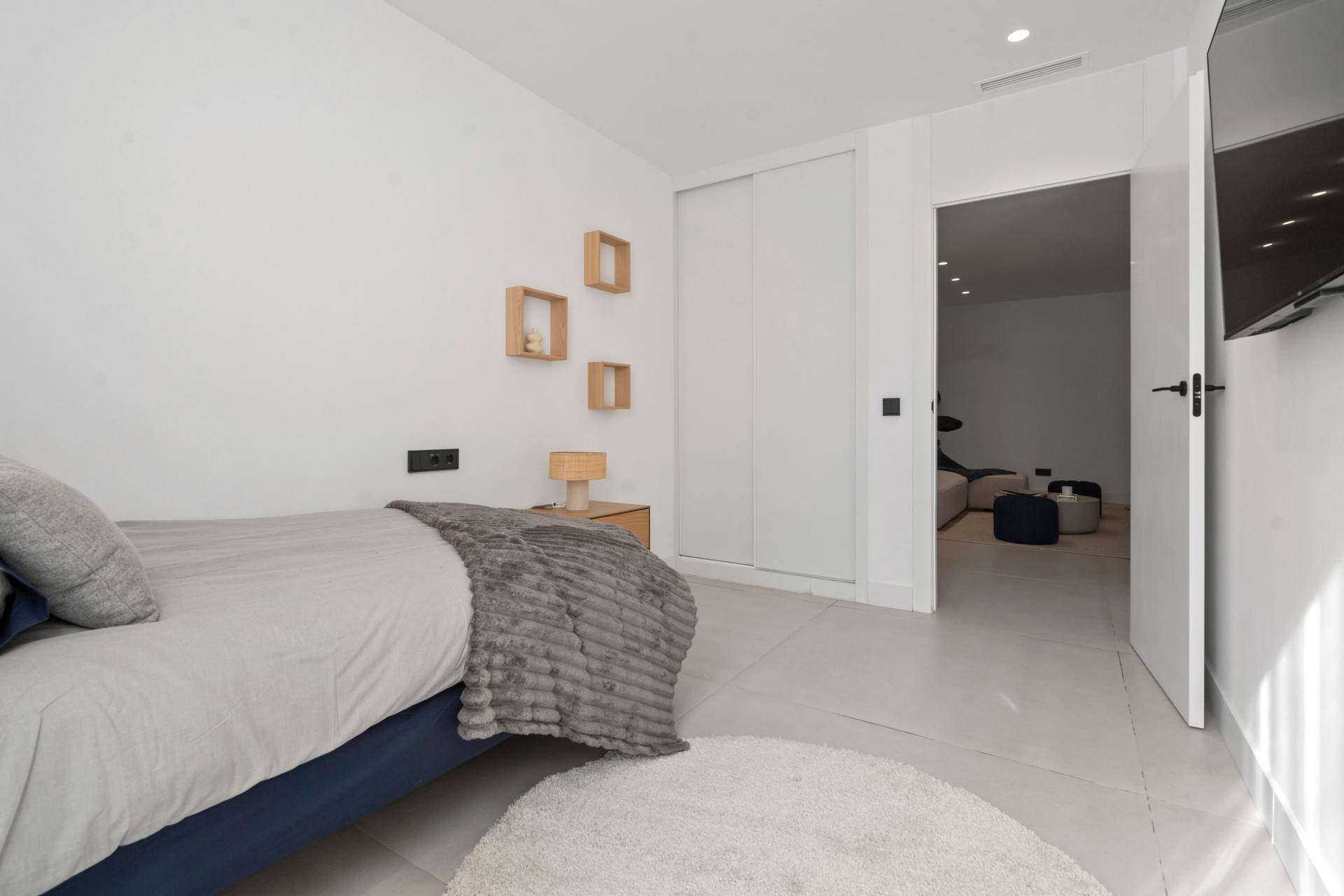4 Bedroom Townhouse in Estepona - Photo 27
