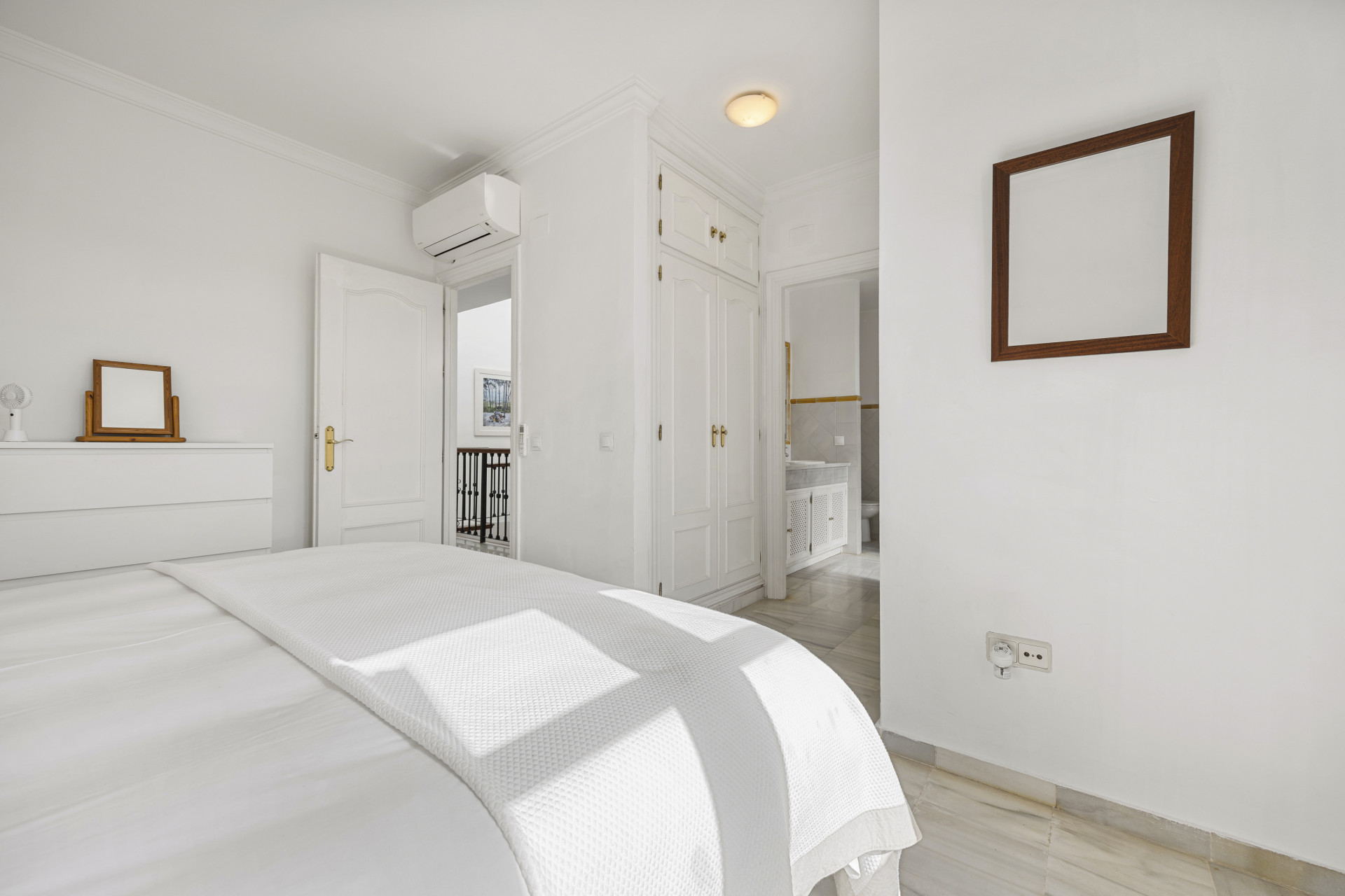4 Bedroom Townhouse in San Pedro de Alcántara - Photo 12