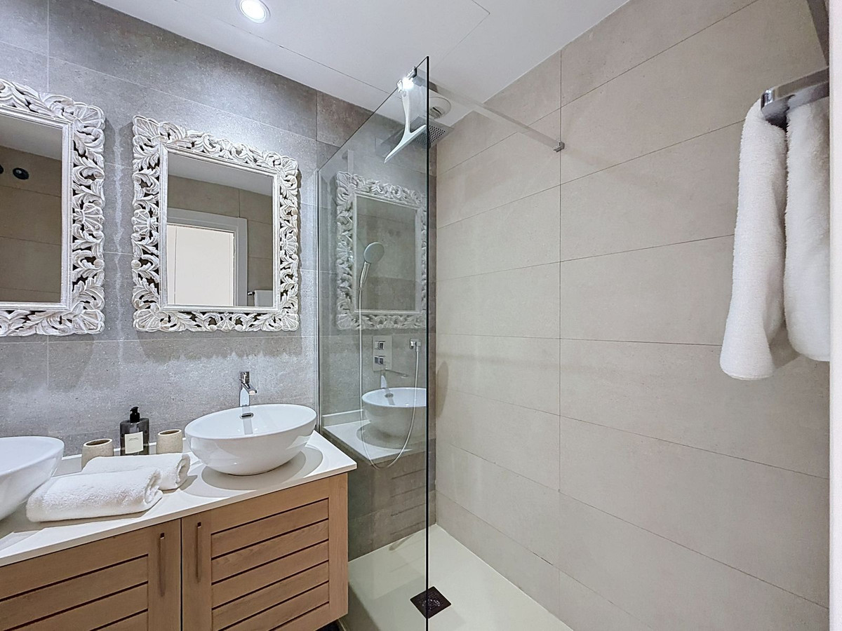 4 Bedroom Penthouse in La Alcaidesa - Photo 28