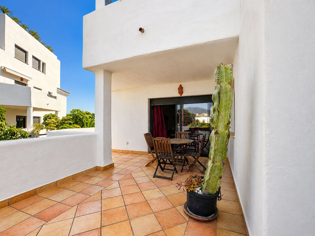2 Bedroom Apartment in Estepona - Photo 22