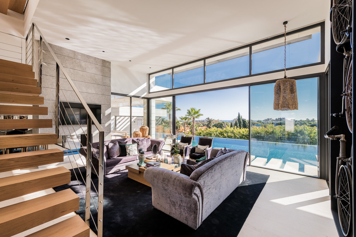 6 Bedroom Villa in Marbella - Photo 10