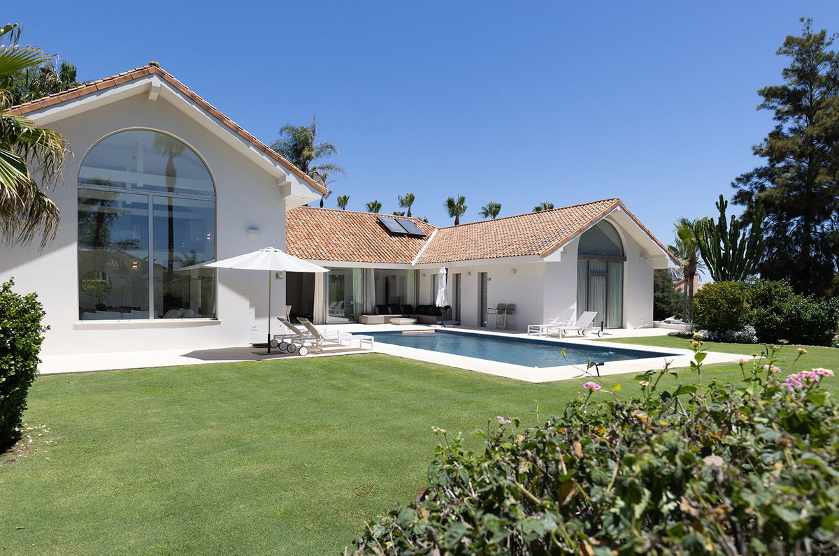 5 Bedroom Villa in Sotogrande - Photo 3