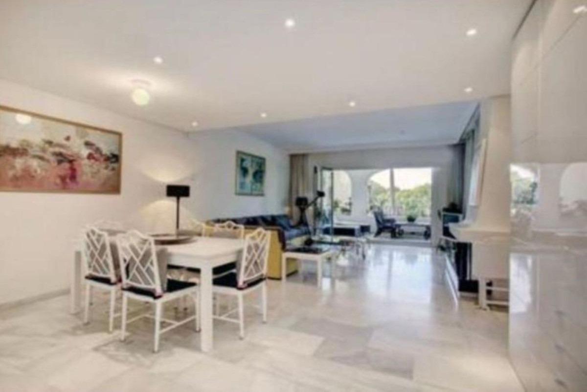 3 Bedroom Apartment in Marbella - Photo 6