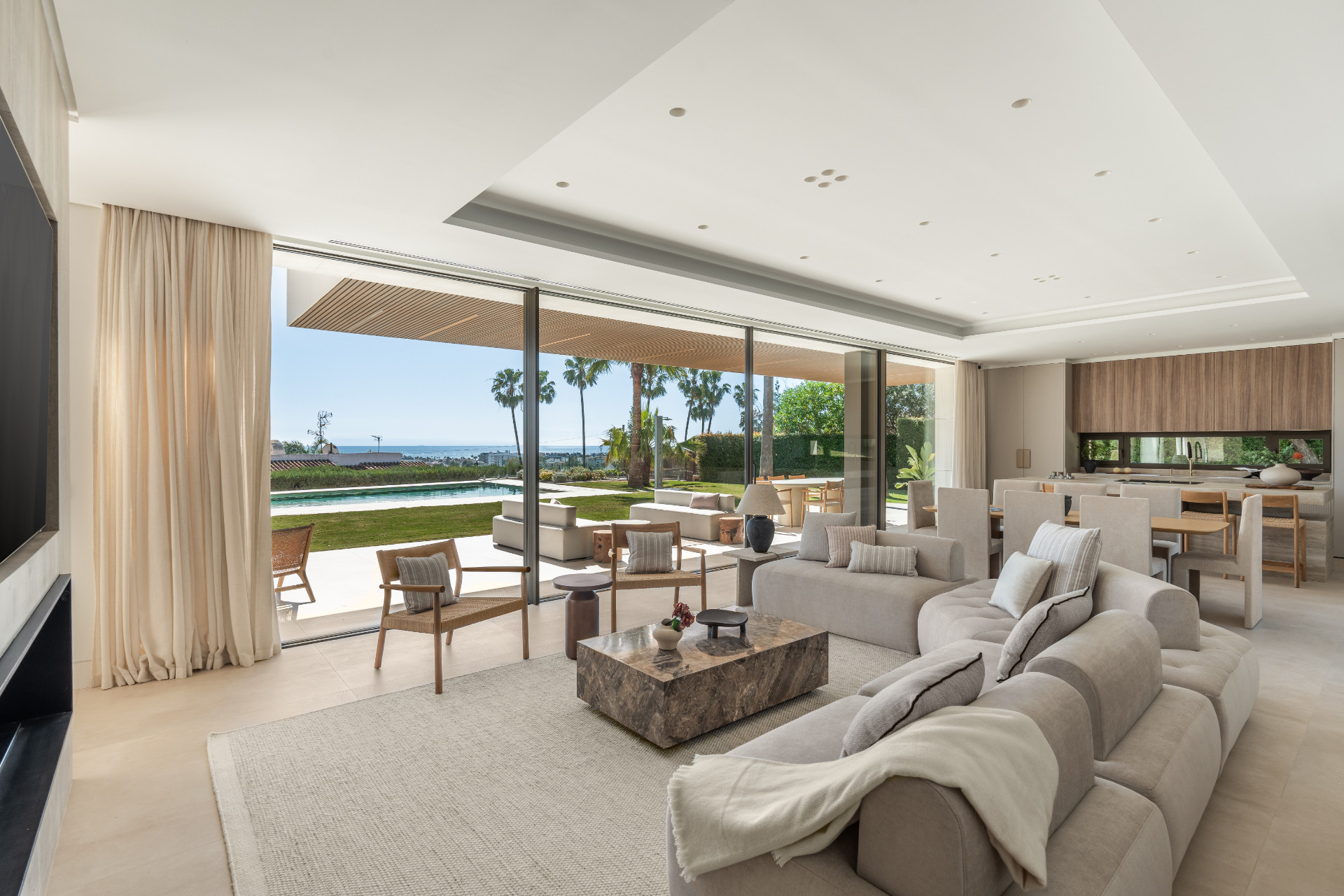 5 Bedroom Villa in Málaga - Photo 2