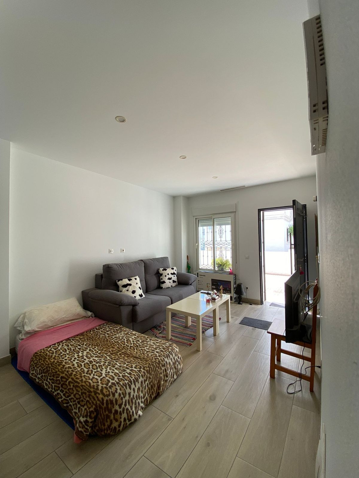 4 Bedroom Apartment in Estepona - Photo 17