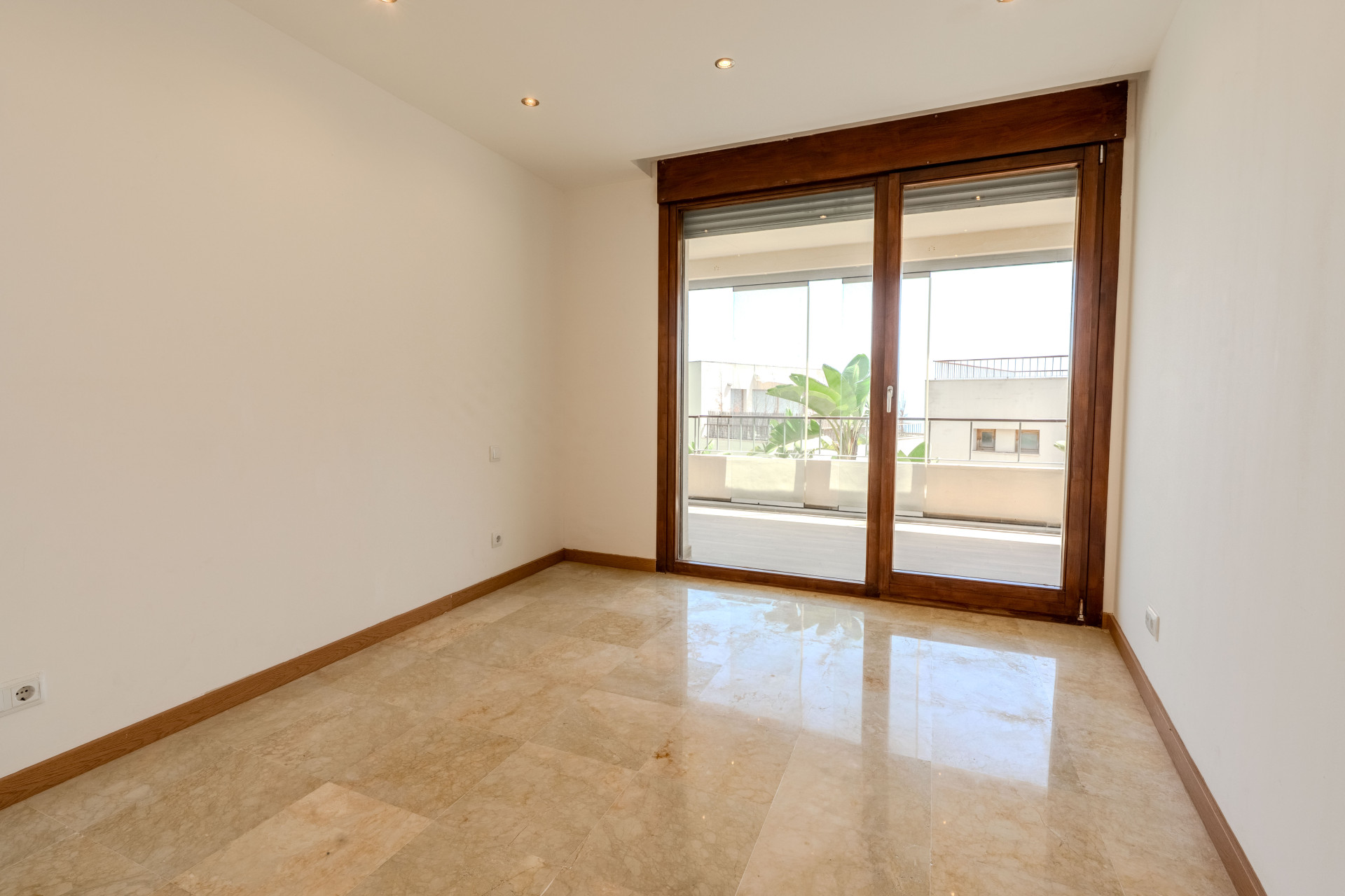 3 Bedroom Apartment in Marbella - Photo 12