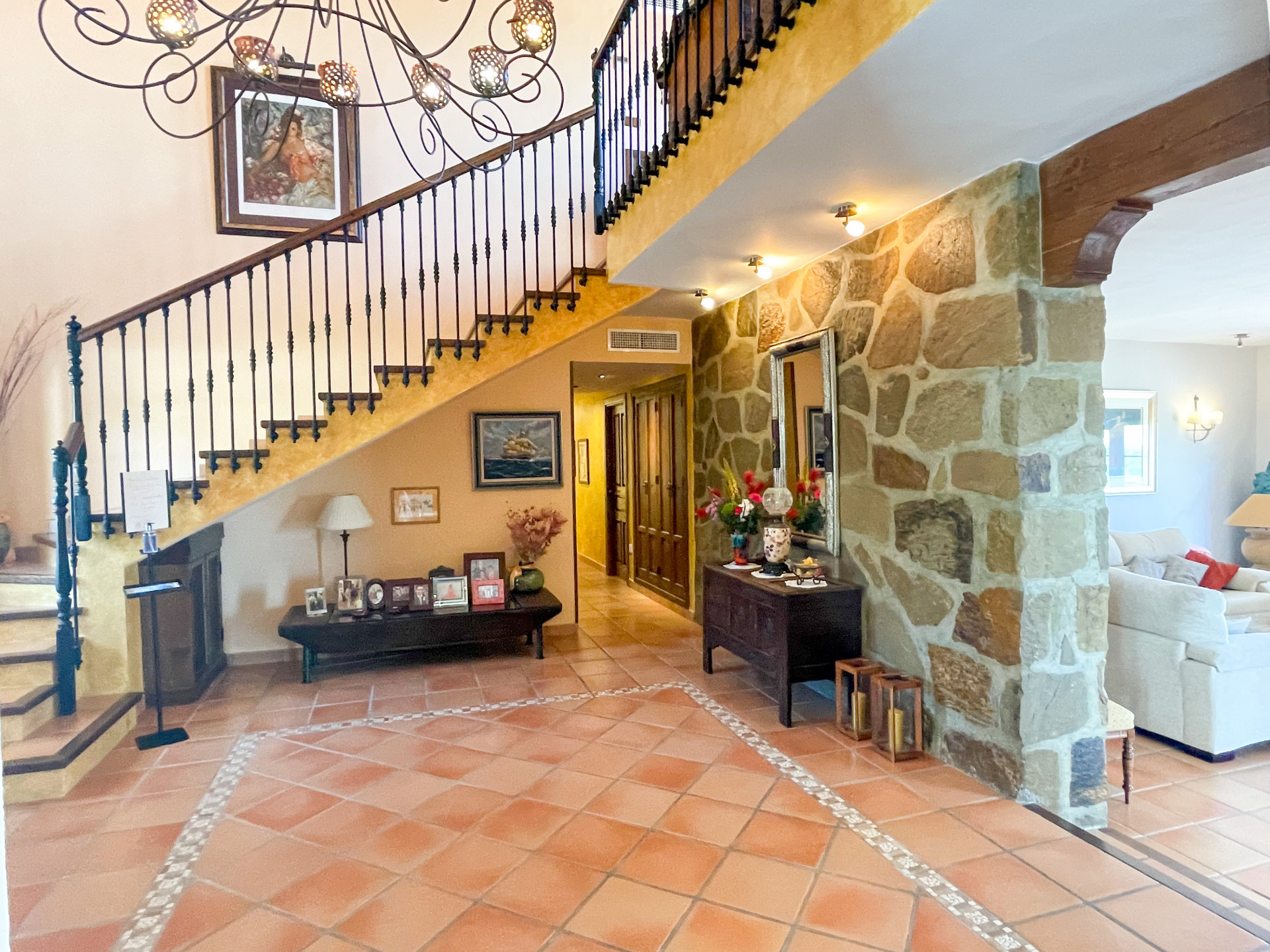 4 Bedroom Villa in Villanueva de la Concepción - Photo 13