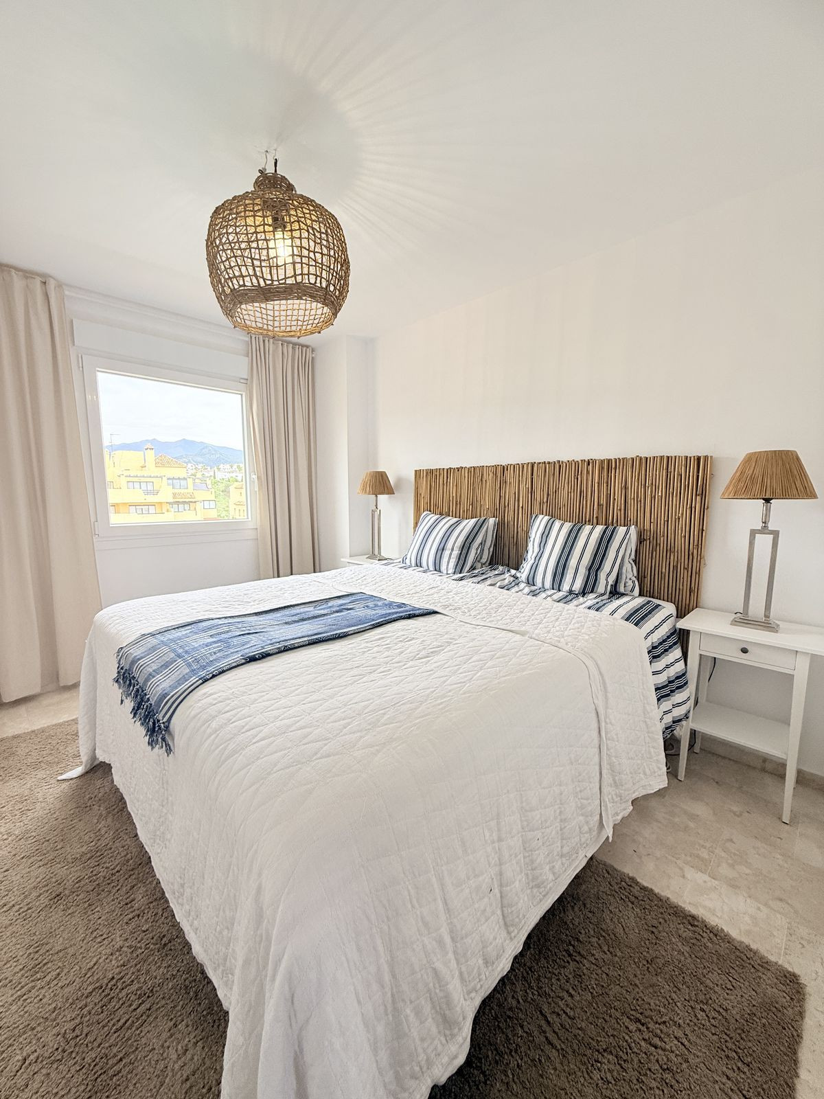 2 Bedroom Apartment in Estepona - Photo 10
