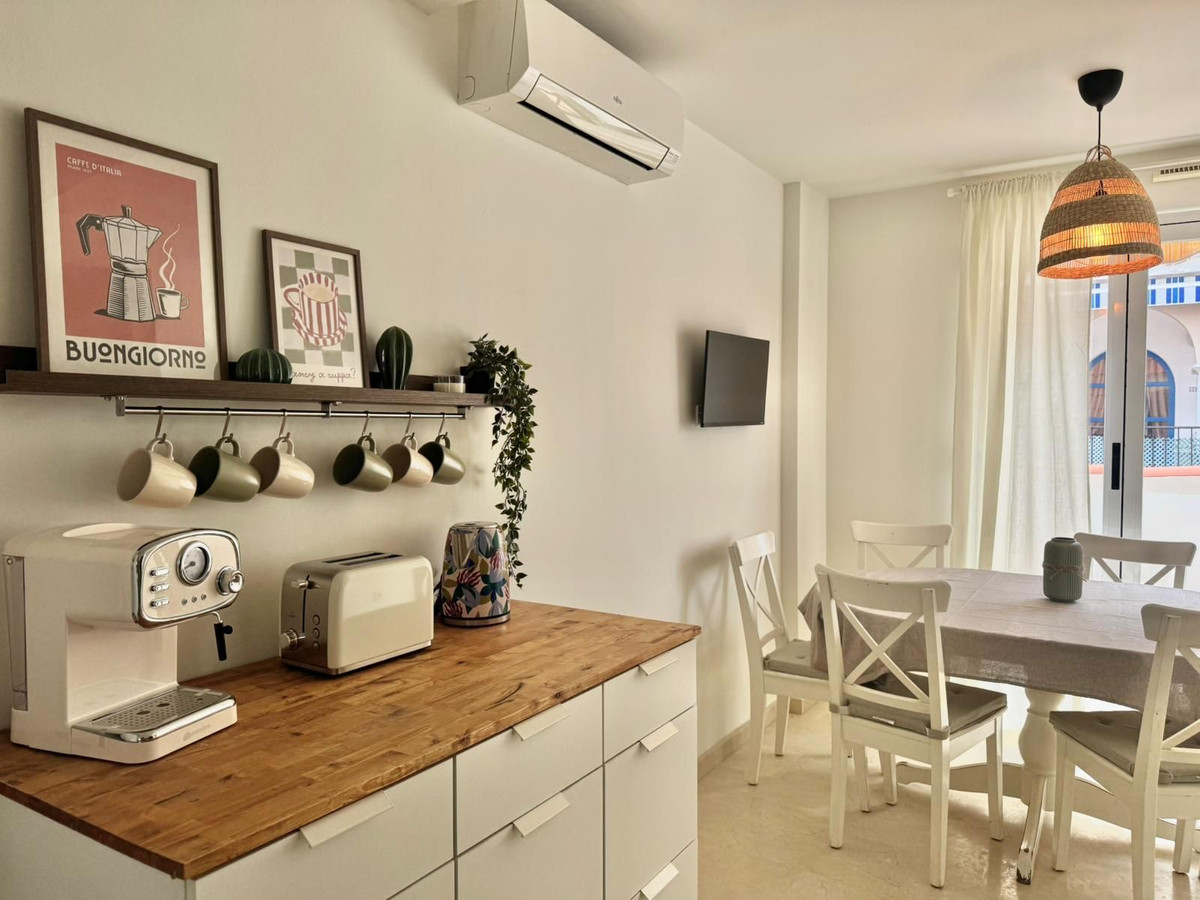 3 Bedroom Apartment in Fuengirola - Photo 7
