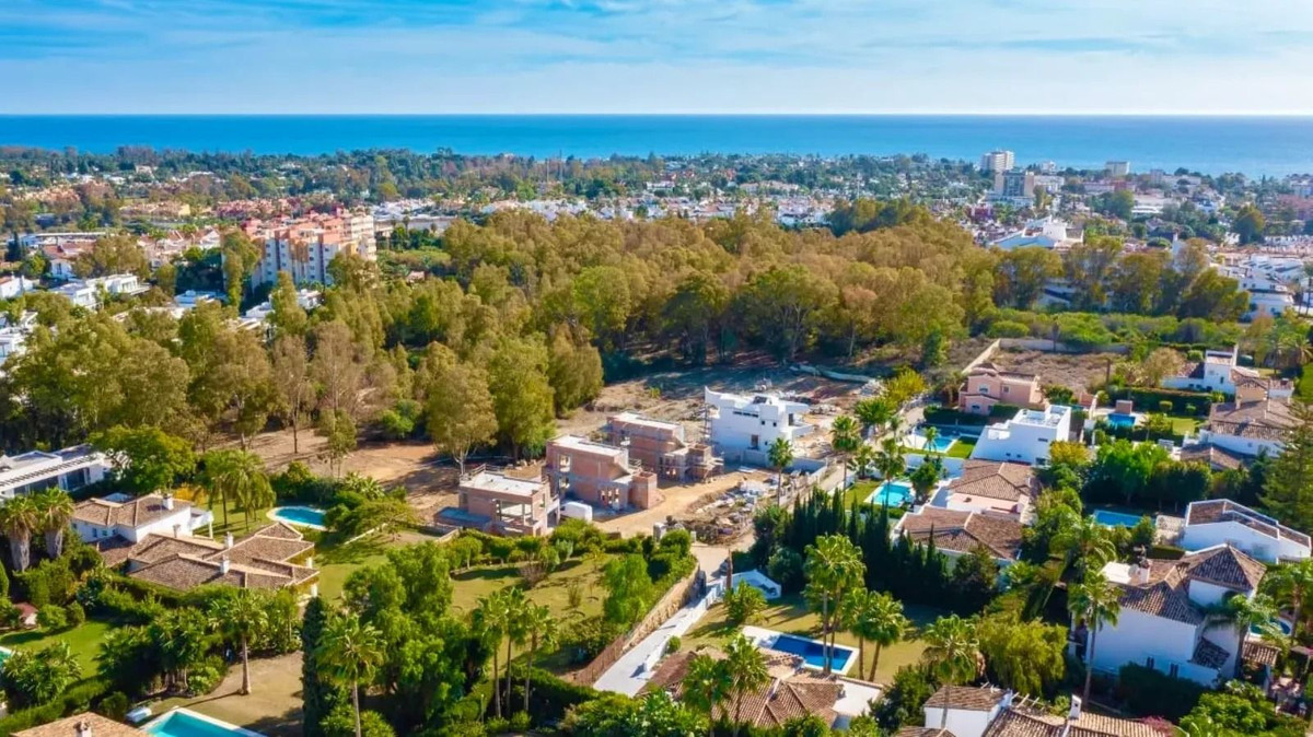 4 Bedroom Villa in Estepona - Photo 12