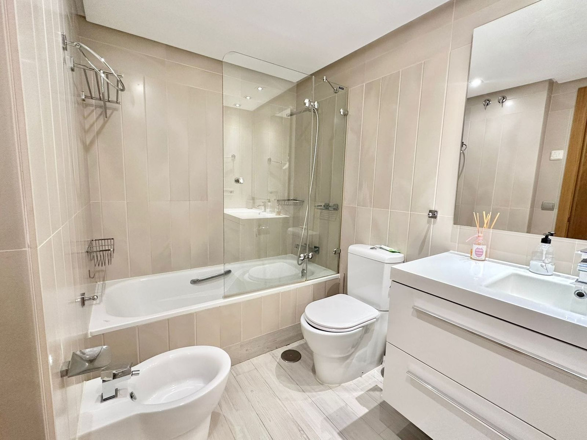 3 Bedroom Apartment in San Pedro de Alcántara - Photo 18