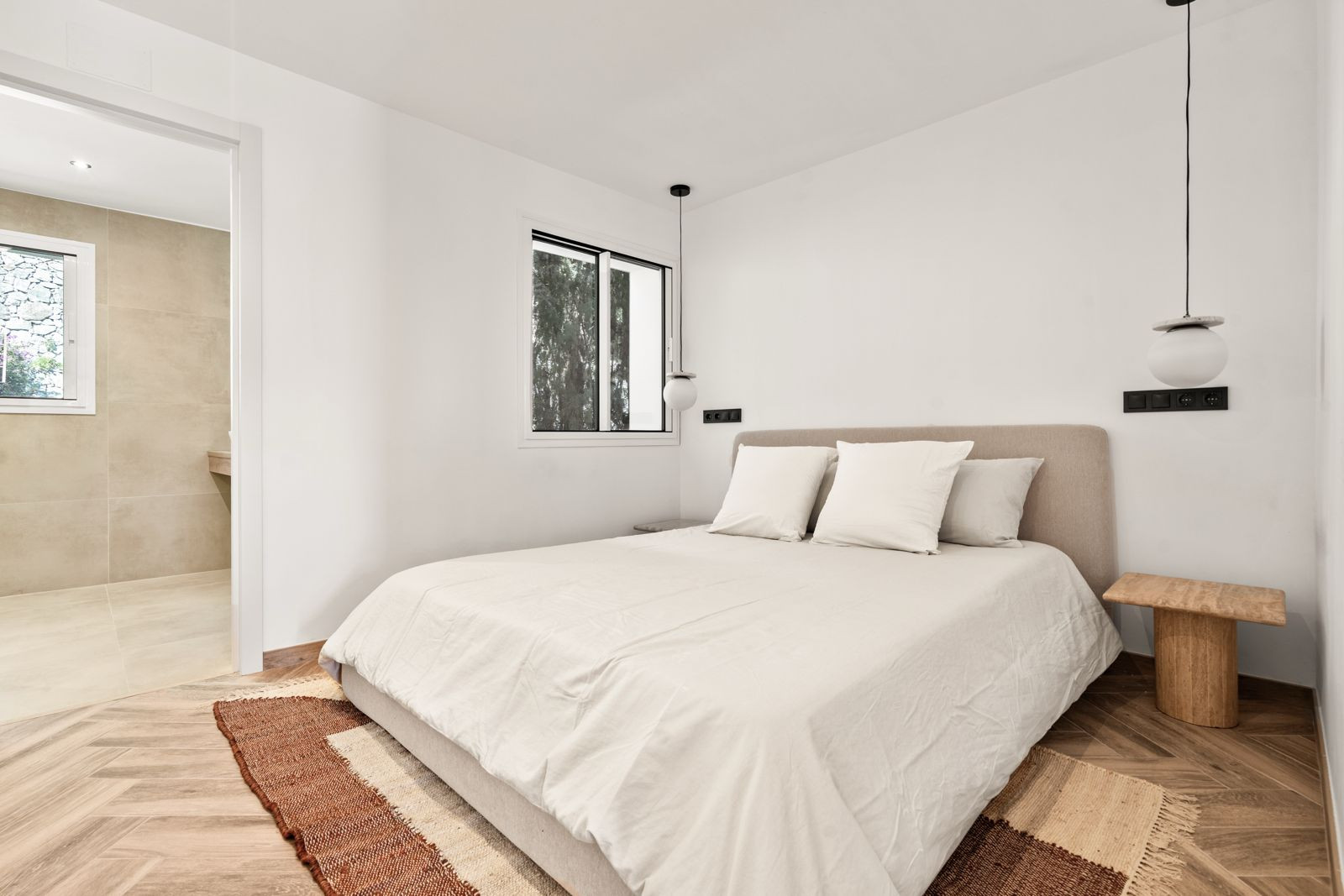 3 Bedroom Penthouse in Benahavís - Photo 6