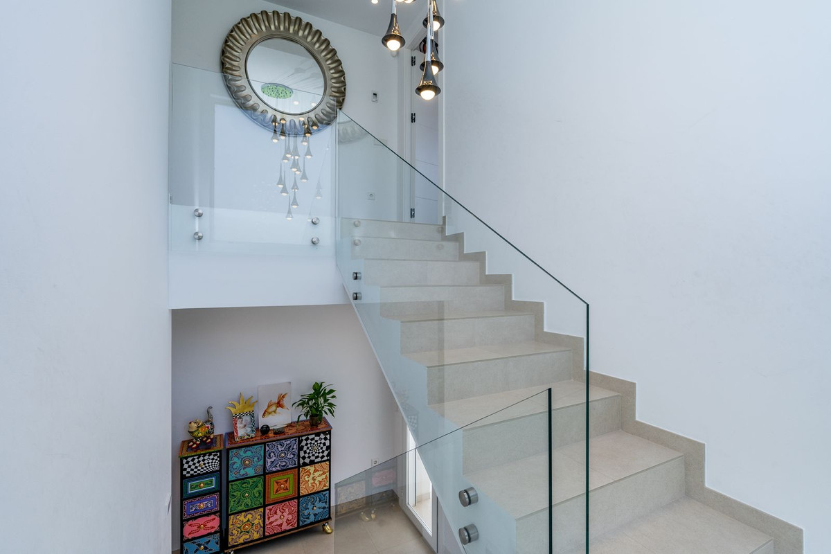 3 Bedroom Villa in Estepona - Photo 37