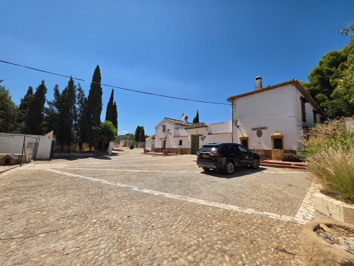 8 Bedroom Country house in Antequera - Photo 50