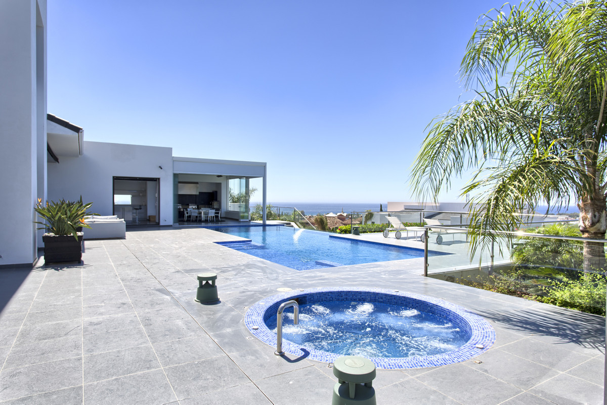 5 Bedroom Villa in Benahavís - Фото 30