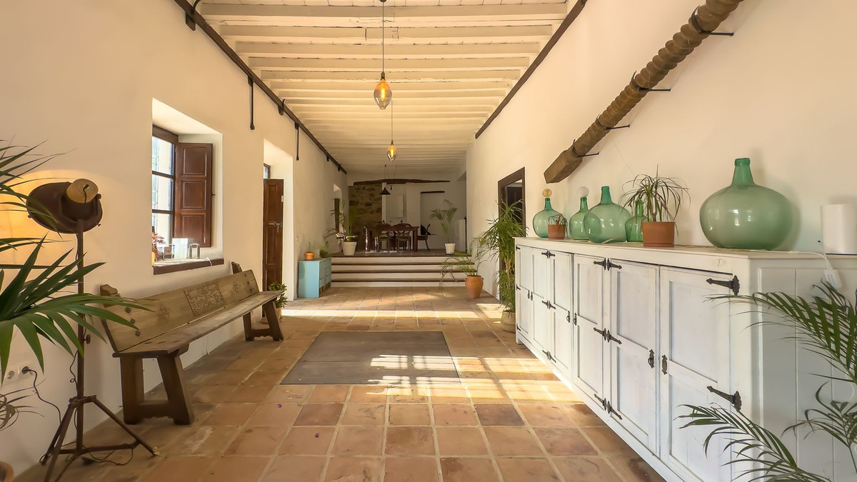 8 Bedroom Country house in Málaga - Photo 7