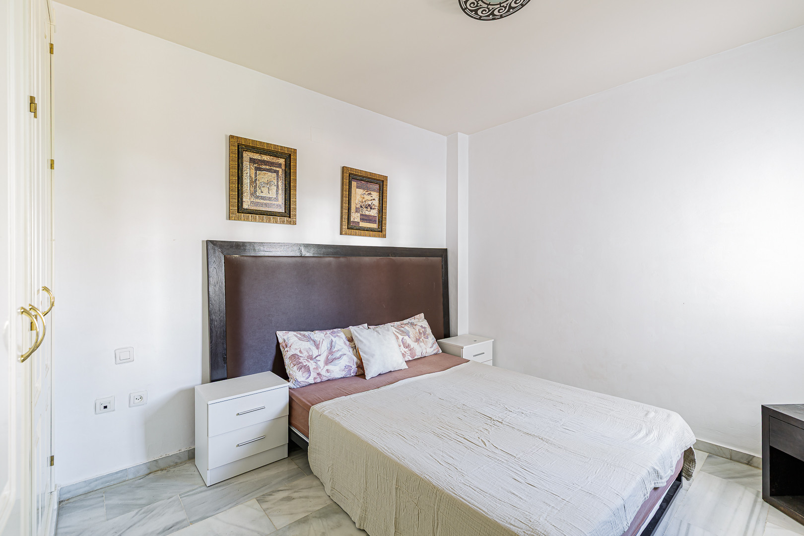 4 Bedroom Apartment in Marbella - Photo 9