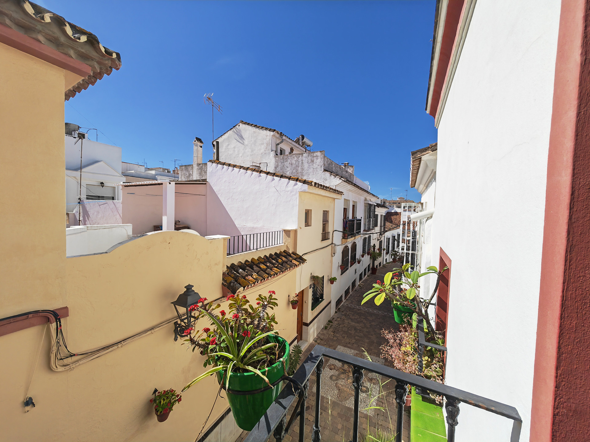 5 Bedroom Townhouse in Estepona - Фото 8