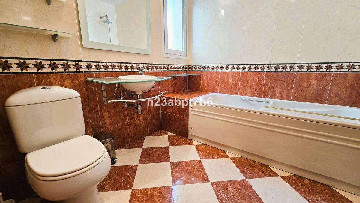 2 Bedroom Apartment in Marbella - Photo 9
