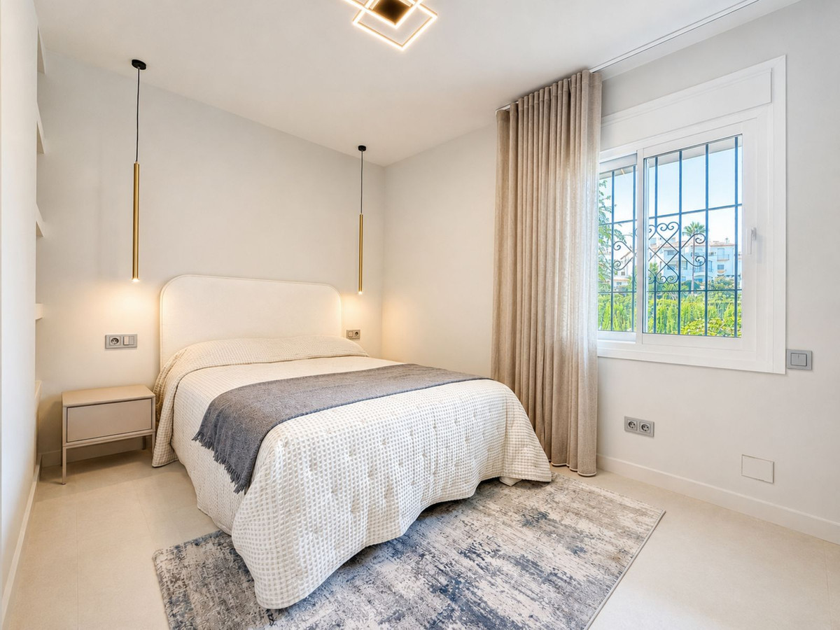3 Bedroom Apartment in Marbella - Photo 13