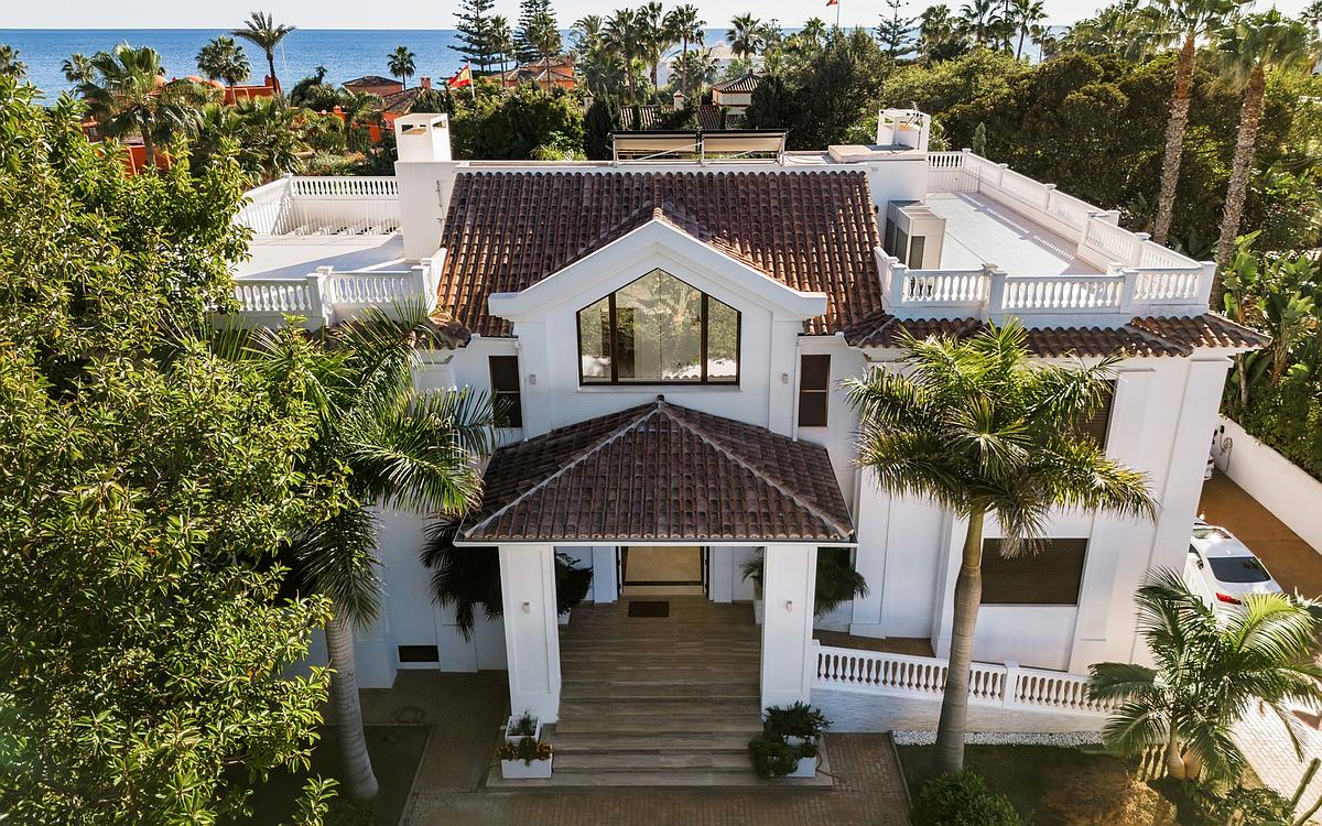 7 Bedroom Villa in Estepona - Photo 2