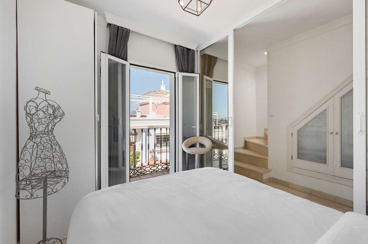 3 Bedroom Townhouse in Marbella - Photo 25