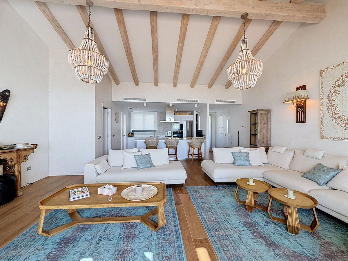 4 Bedroom Penthouse in La Alcaidesa - Photo 6
