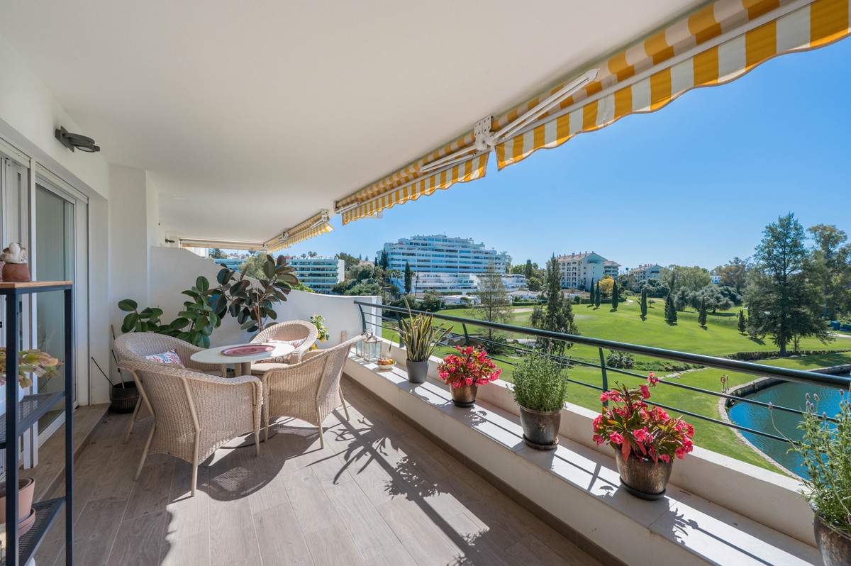 4 Bedroom Apartment in San Pedro de Alcántara - Photo 31