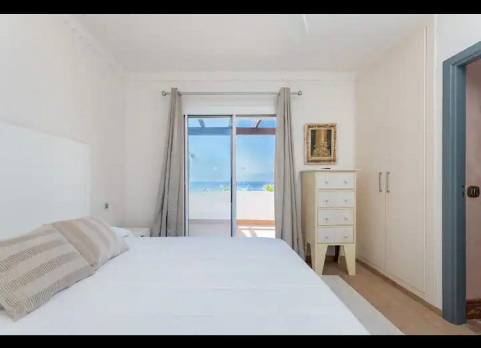 4 Bedroom Villa in Marbella - Photo 8