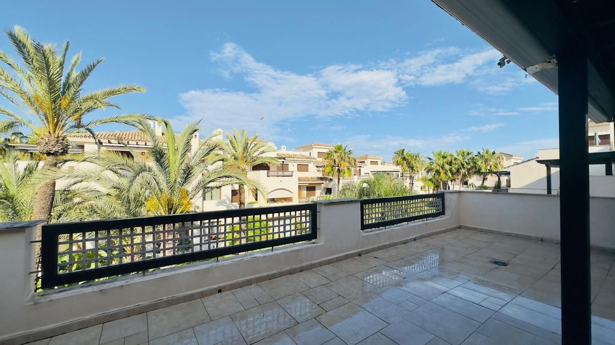 3 Bedroom Apartment in Marbella - Photo 19