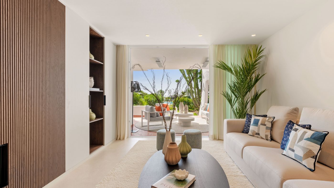 3 Bedroom Apartment in Estepona - Photo 2