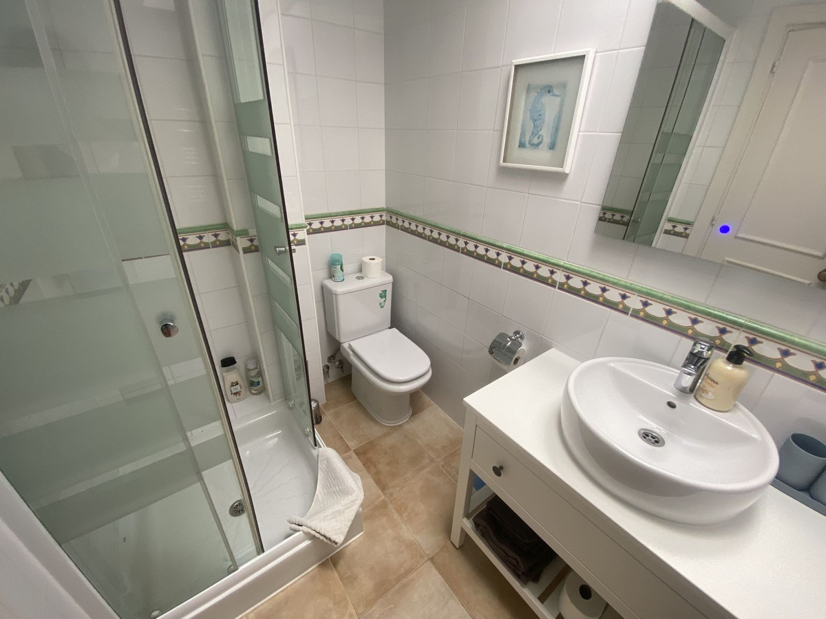 2 Bedroom Townhouse in Estepona - Photo 5