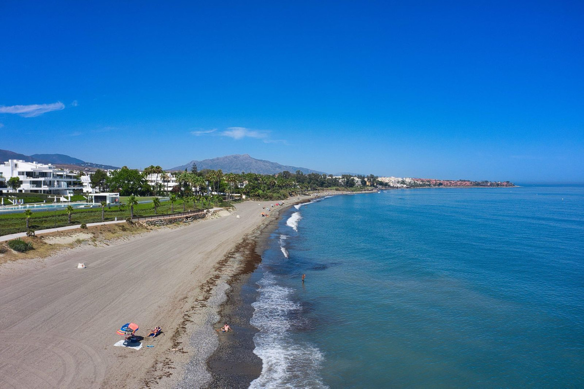 3 Bedroom Apartment in Estepona - Photo 22