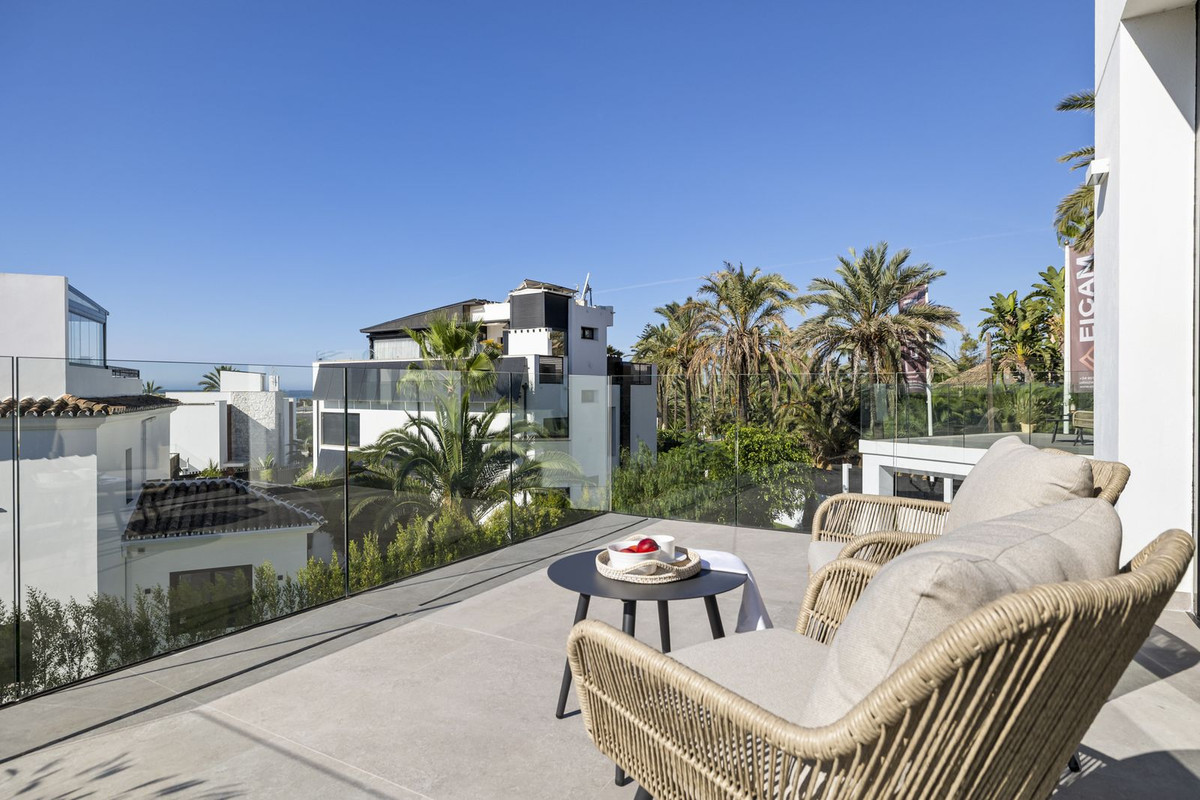 5 Bedroom Villa in Marbella - Photo 34