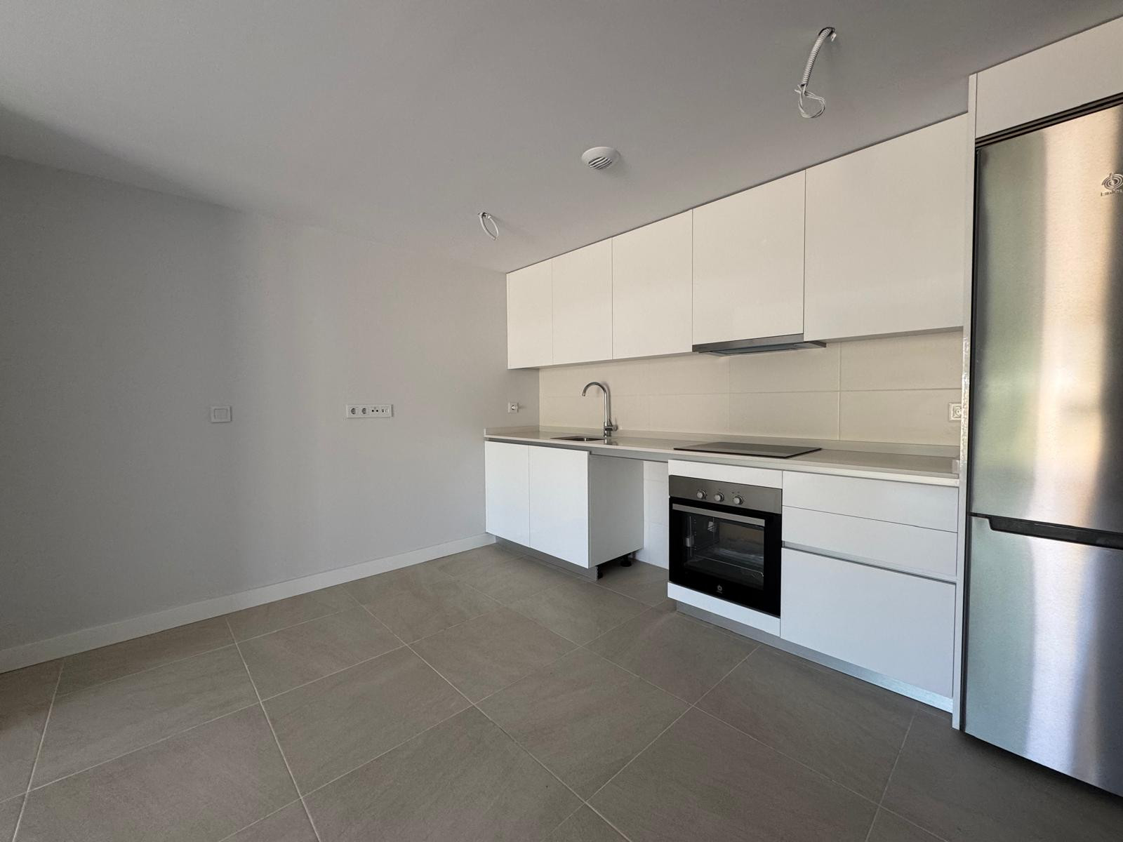 2 Bedroom Apartment in Estepona - Photo 5