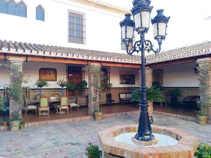 12 Bedroom Villa in Málaga - Photo 11